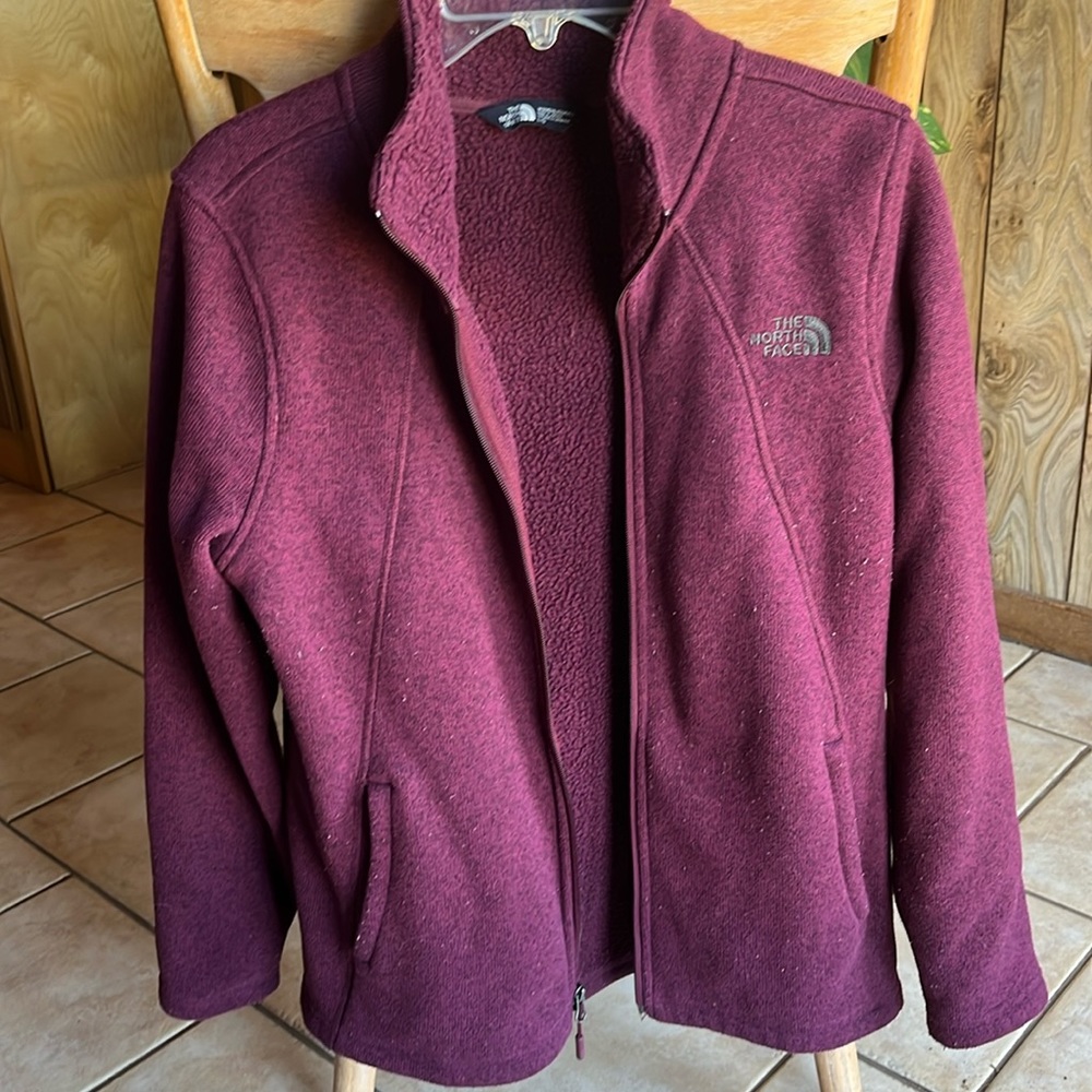 North Face sweater jacket. Size: large